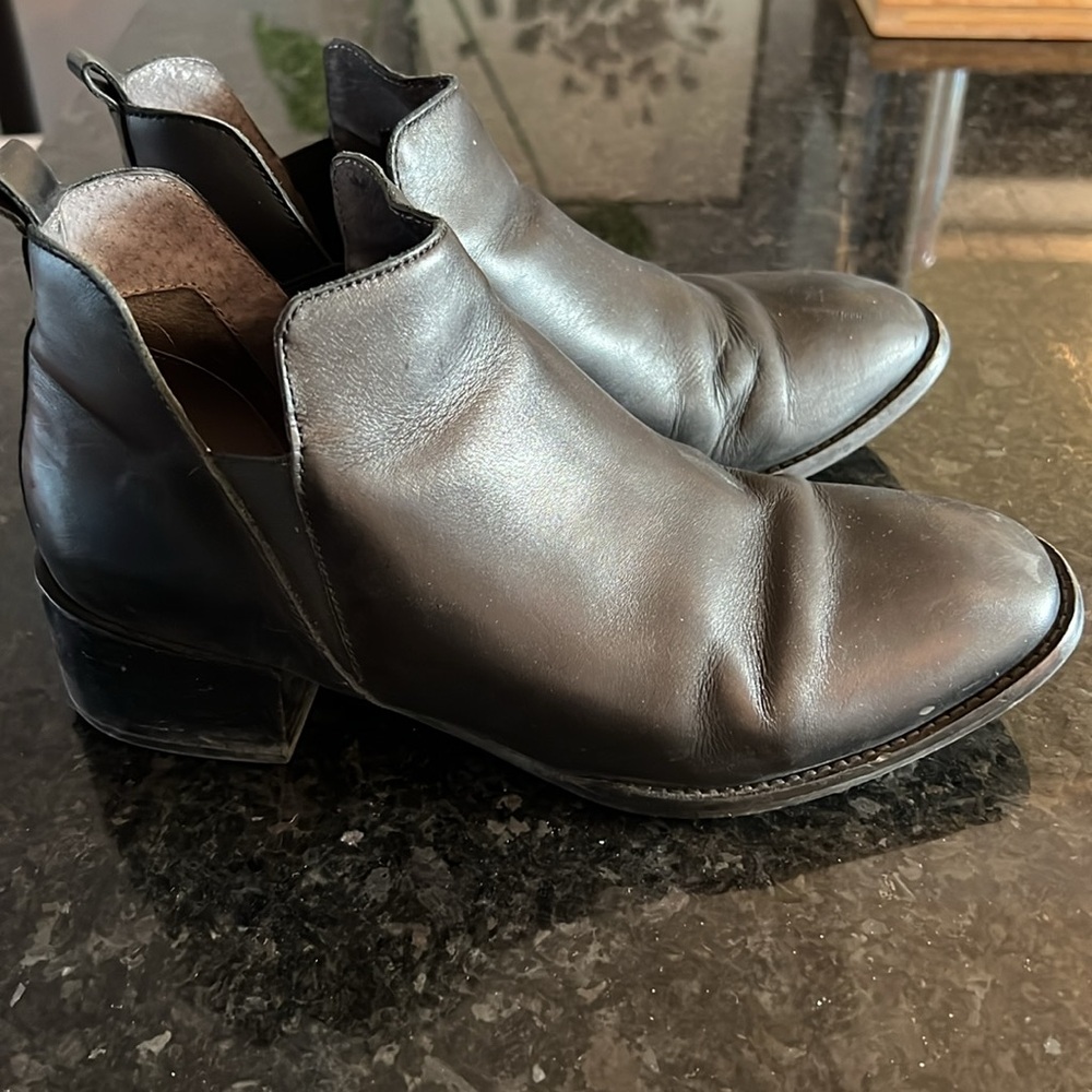 Anthropologie Seychelles Black Leather Boot Sz 9